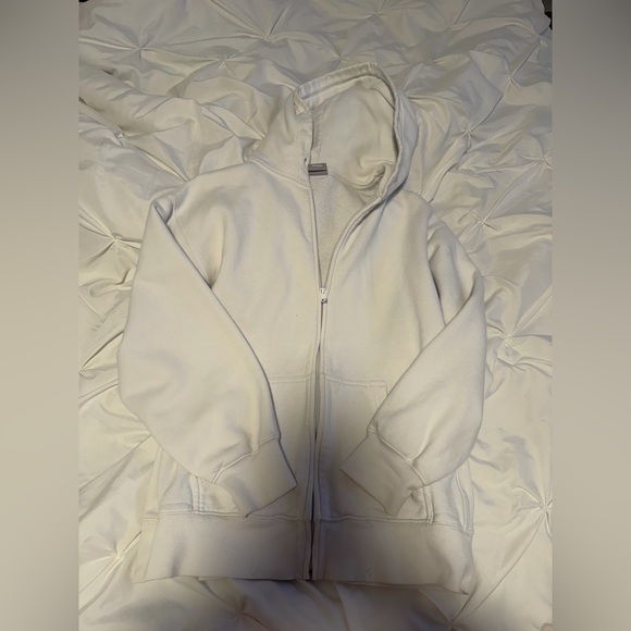 Aritzia Sweaters - aritzia TNA zip up